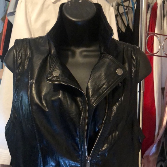 🏍️💜Guess Leather - faux sleeveless vest🌹🔥💜💚NWT - Picture 3 of 7